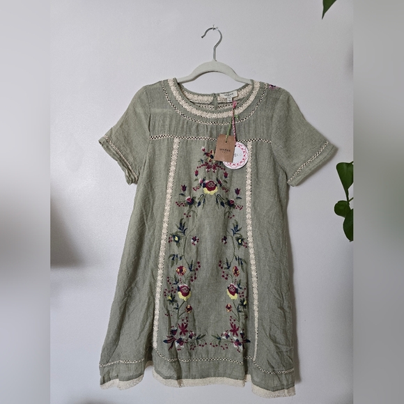 Umgee Dresses & Skirts - New Umgee Size Small Floral Embroidered Lightweight Lined Dress